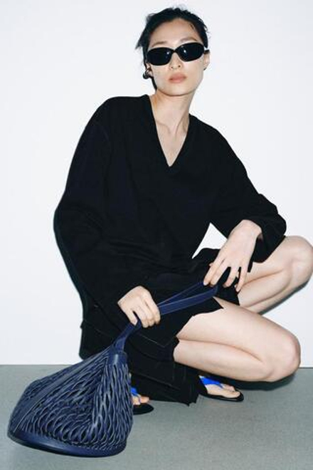ZARA КОЖАНАЯ СУМКА С ПЕРФОРАЦИЕЙ, МОРСКОЙ СИНИЙ