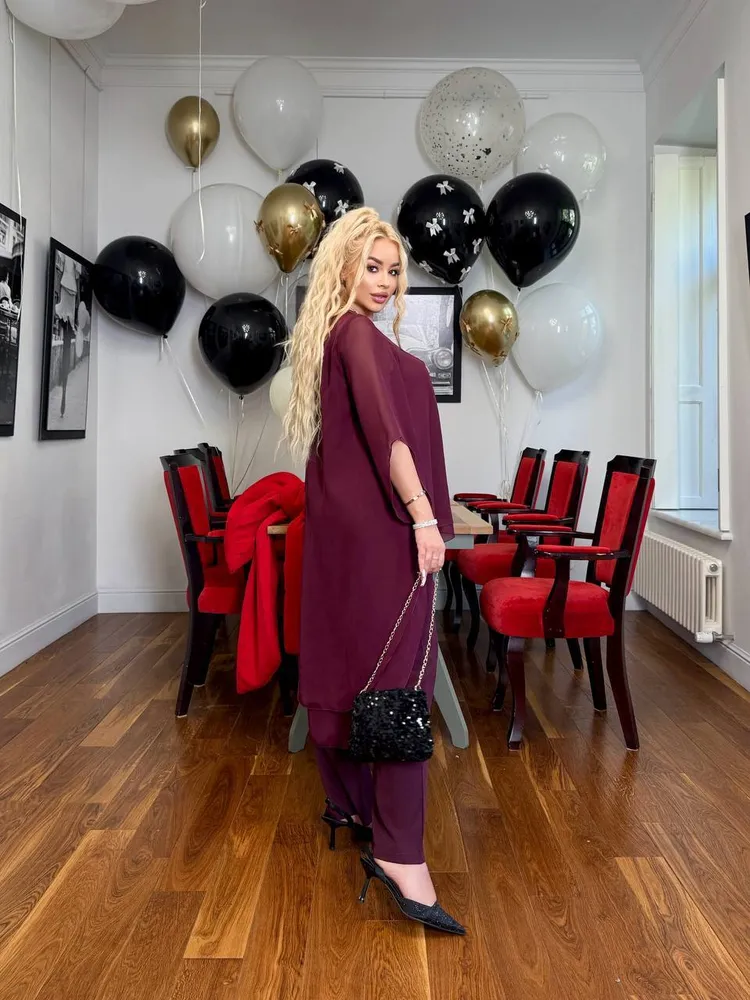 Костюм со шлейфом УК-052-1 Fabrika