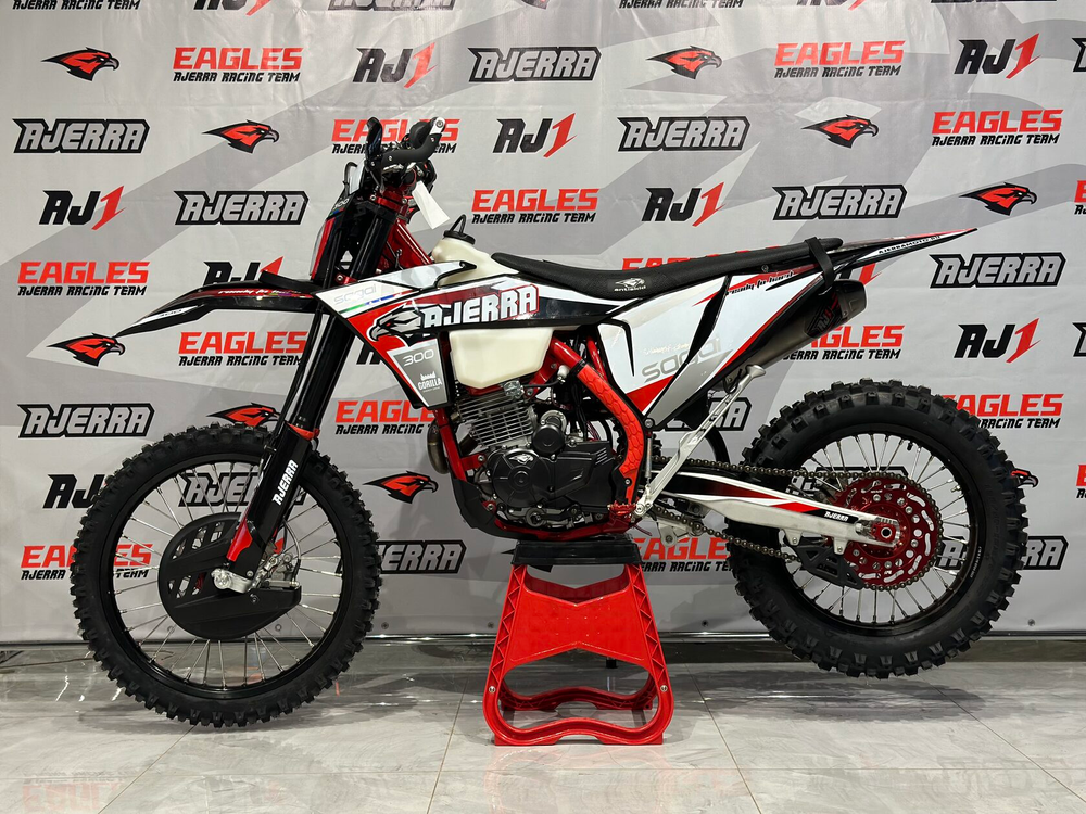 Мотоцикл AJERRA SAGAI CB300RL 4 valve