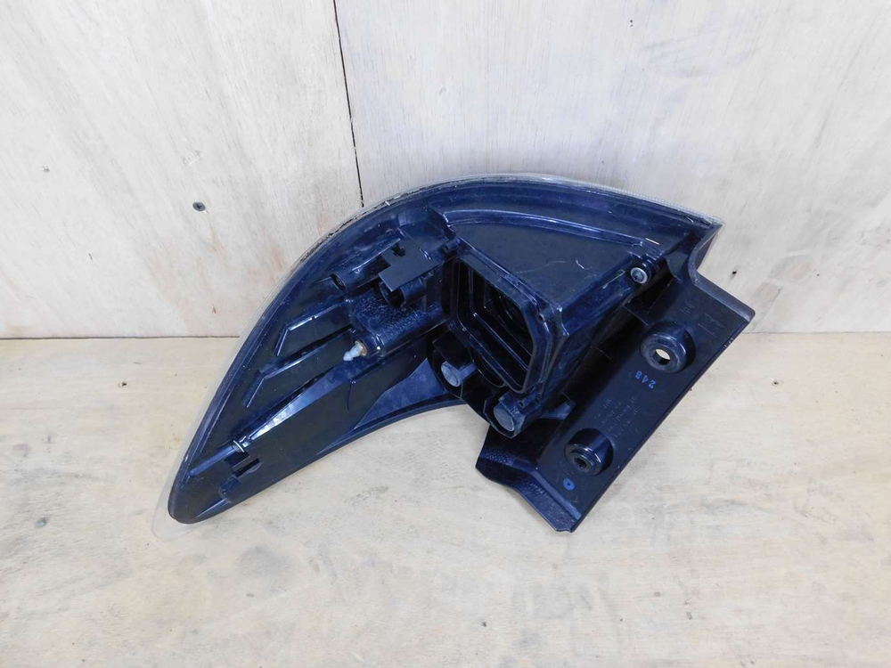 стоп левый Toyota Wish ZGE20 68-19