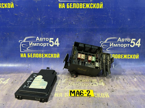 Блок предохранителей подкапотный Honda DOMANI 1995