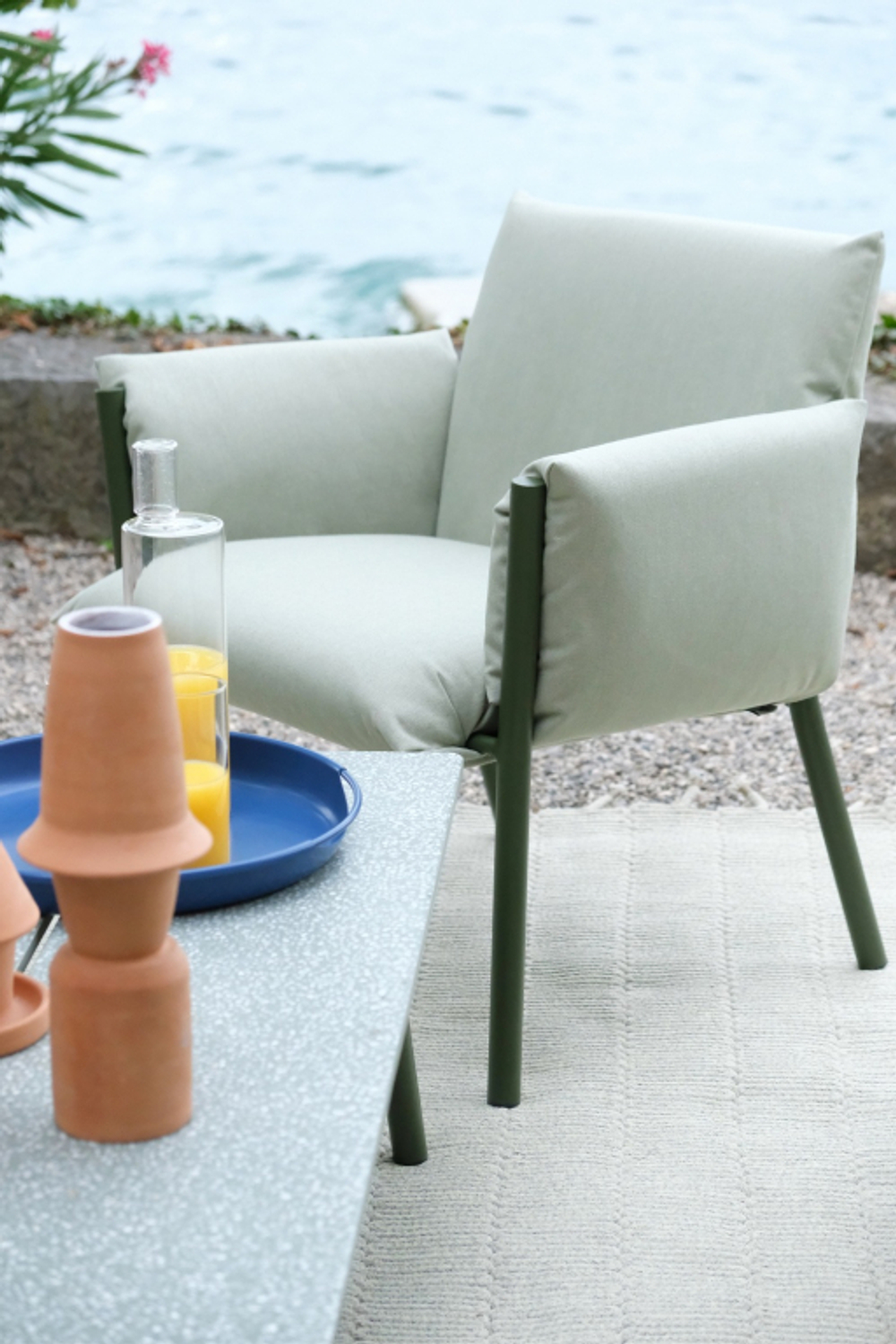 Кресло лаунж металлическое c подушками Scab Design Brezza Lounge, оливковый, светло-зеленый