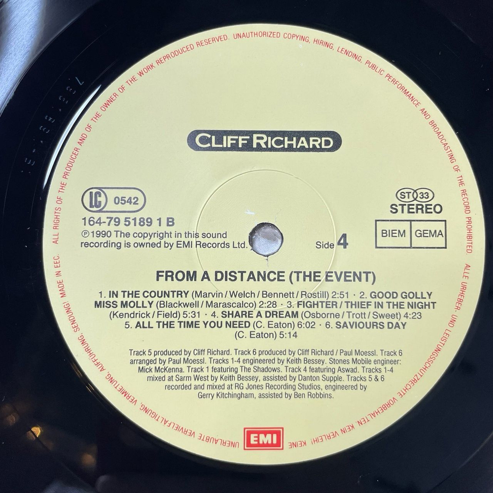 Винтажная виниловая пластинка LP Cliff Richard From A Distance The Event (Germany 1990)
