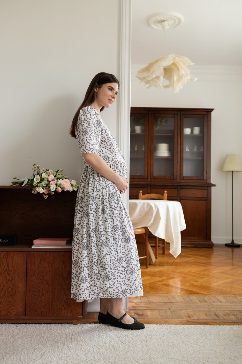 Платье Шарлотта миди из штапеля для беременных и кормящих мам, Айвори с цветами