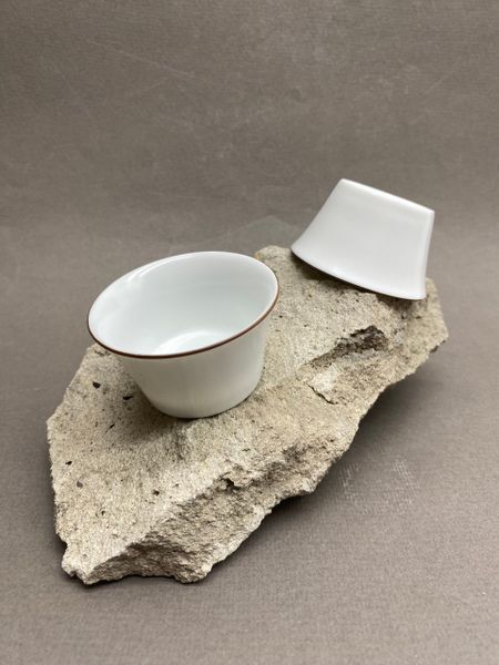 Чашка белая  с каймой, керамика, 30мл