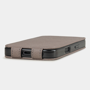 Чехол iPhone 17 Pro натуральная кожа сафьяно, серо-бежевого цвета