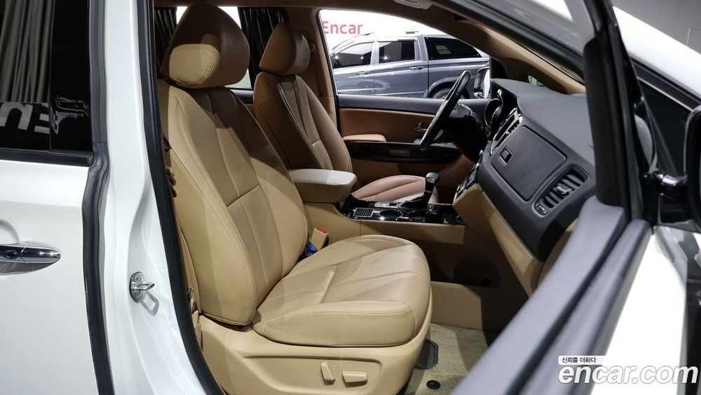 Kia The New Carnival (Sedona) 9-и местный High Limousine (03.2020)