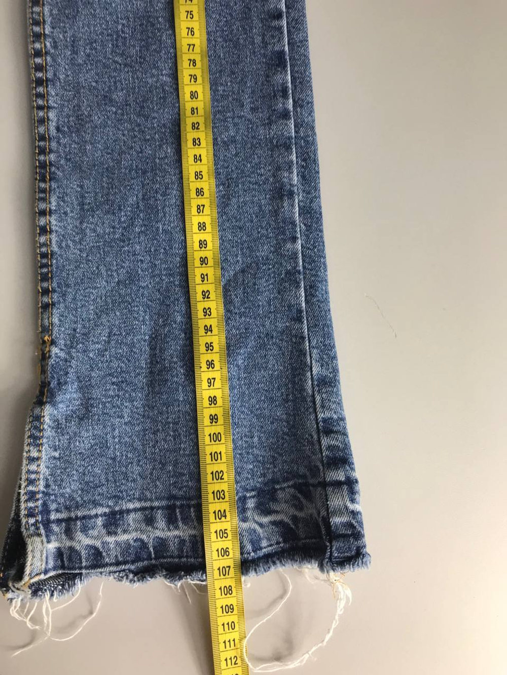 Джинсы Pull&Bear модные, маркировка 32, визуально на 38 размер