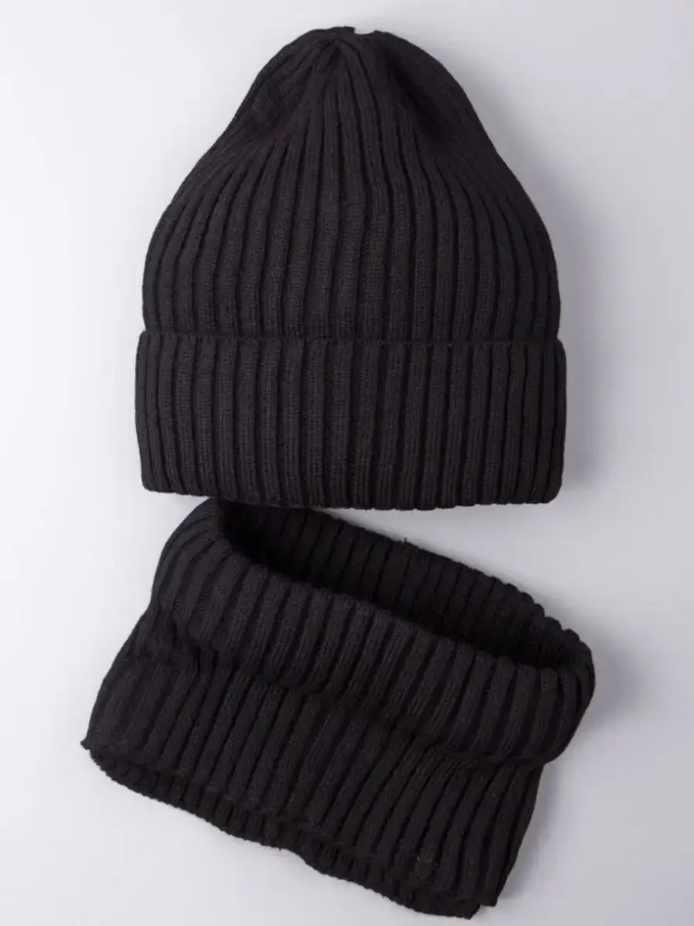 Шапка для мальчика со снудом осенняя