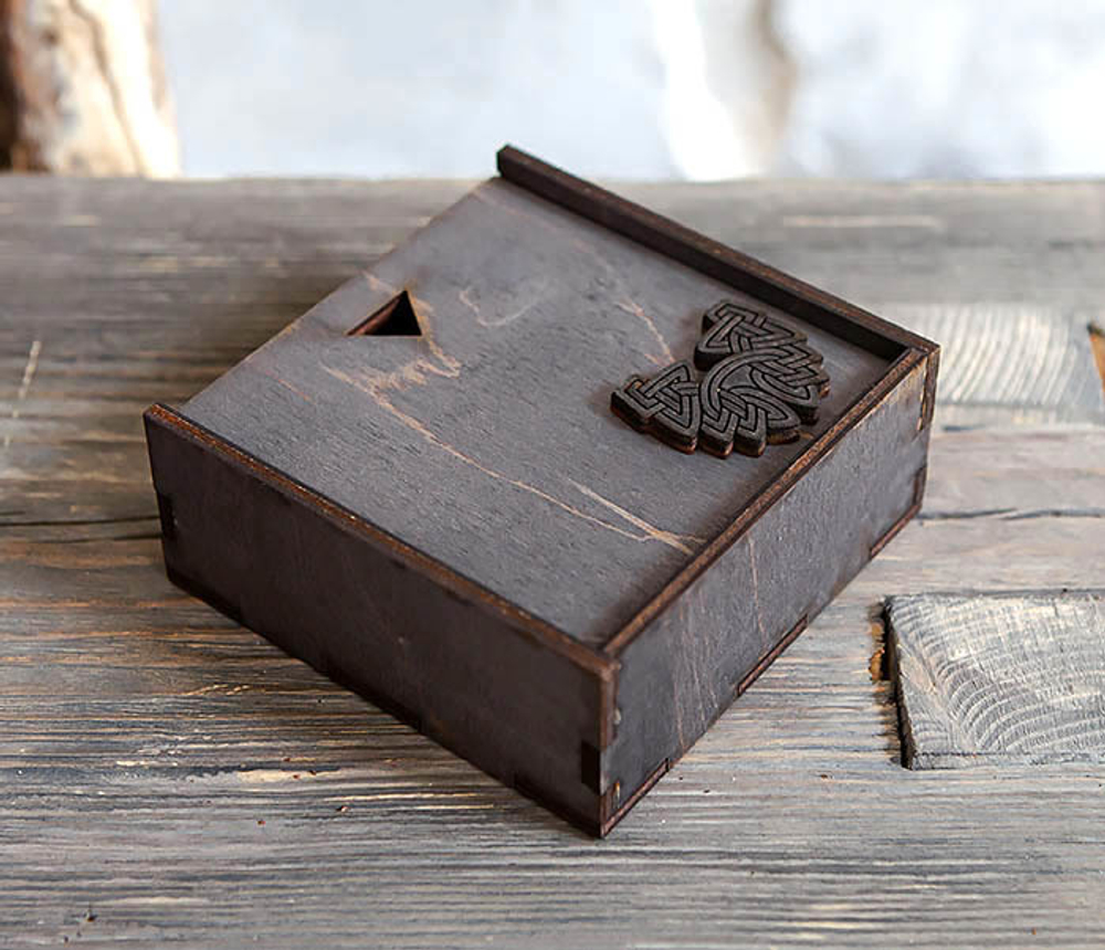 BOX232-1 Маленькая подарочная коробка для браслета (9,5*9,5*3,5 см)