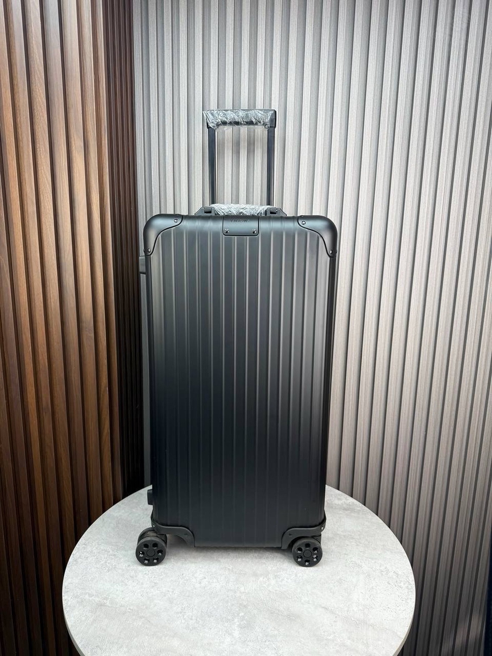 Дорожный чемодан Rimowa Trunk Plus