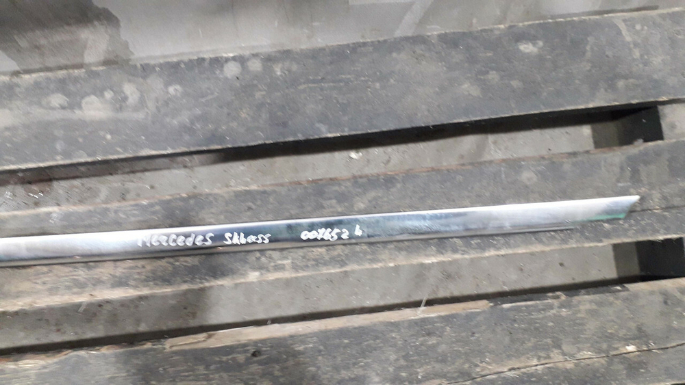 Молдинг двери передней левой Mercedes S (W222) 13-20 Б/У Оригинал A2226900580