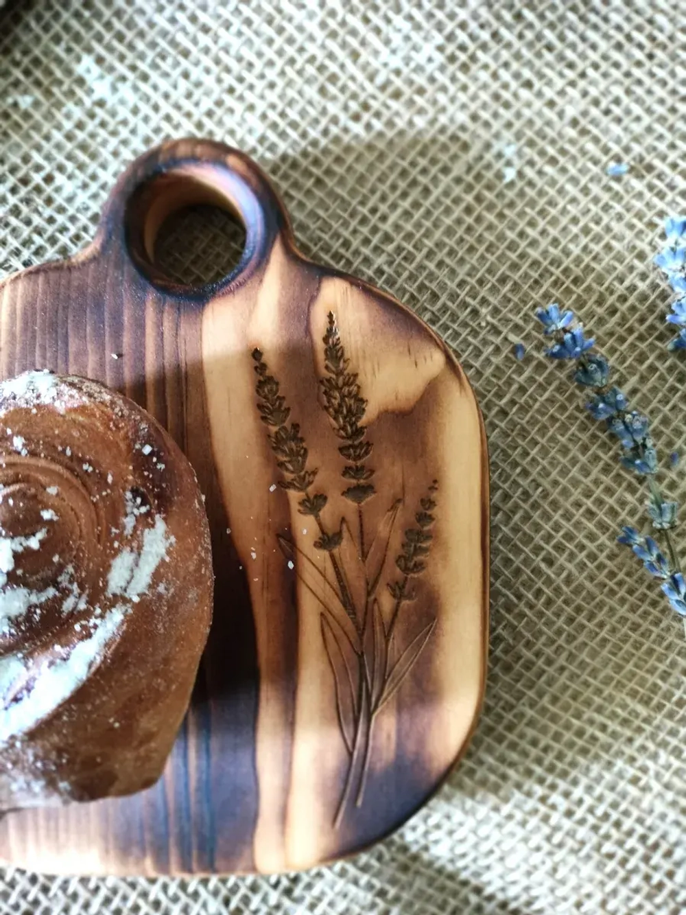 Доска разделочная из дерева сервировочная