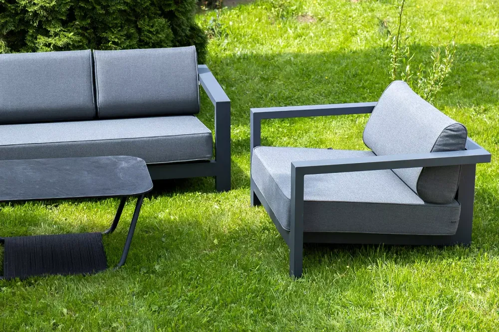 "Гранада" лаунж-зона из алюминия со столиком из HPL