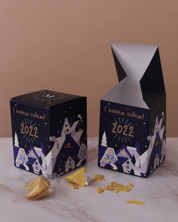 Коробка 10*10*13 см с логотипом на заказ.