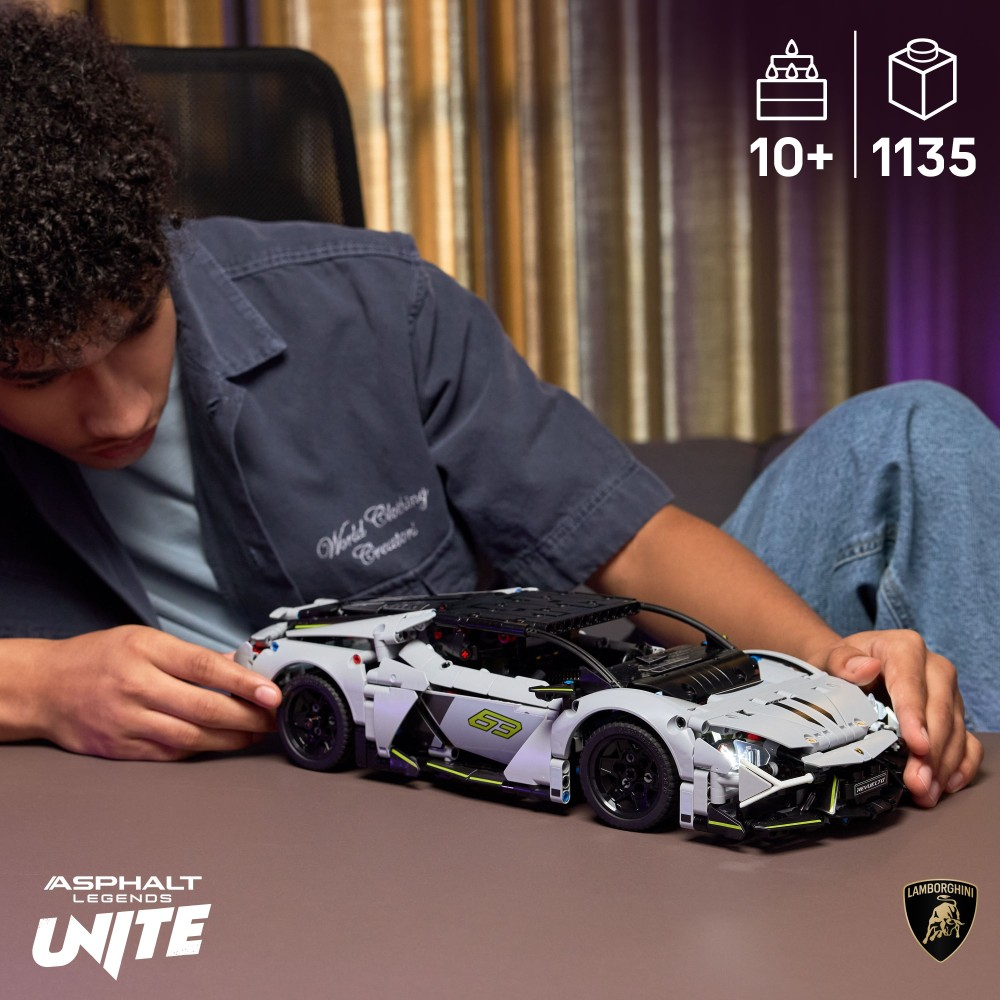 LEGO Technic - Суперкар Lamborghini Revuelto 42214