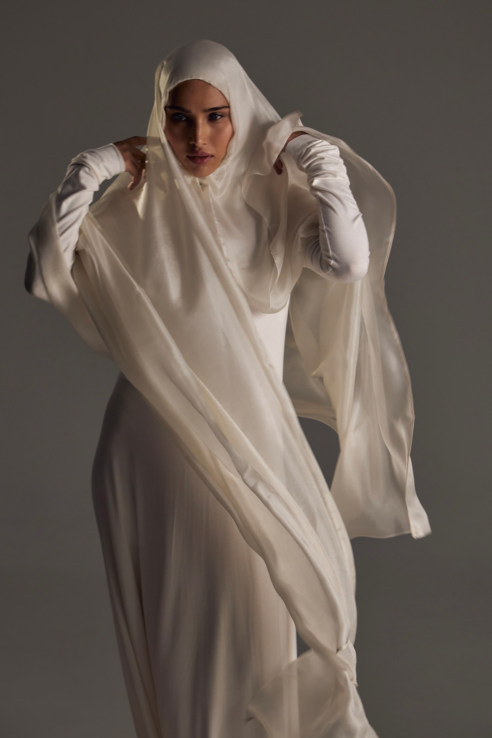 Шарф шелковый белый