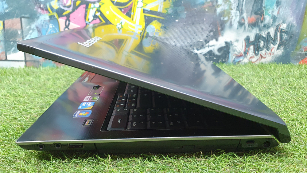 Ноутбук Lenovo i3/3Gb/310M 1Gb/IdeaPad V560A1 [59055334]/Windows 7