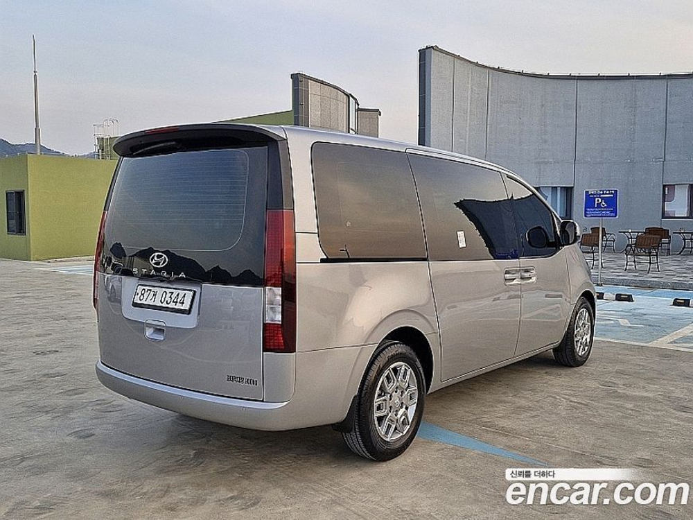 Hyundai Staria Cargo 3-х местный (07.2021)