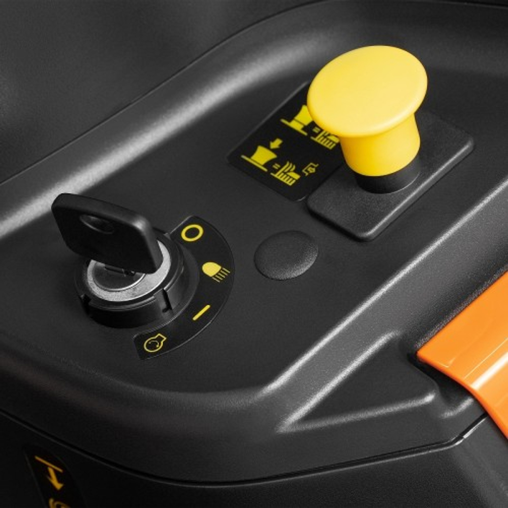 Райдер садовый DAEWOO DSD 108 H с гидростатической трансмиссией DSD 108H