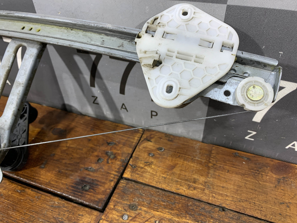 Стеклоподъемник передний правый Renault Logan 1 04-14 Б/У Оригинал 8200804306