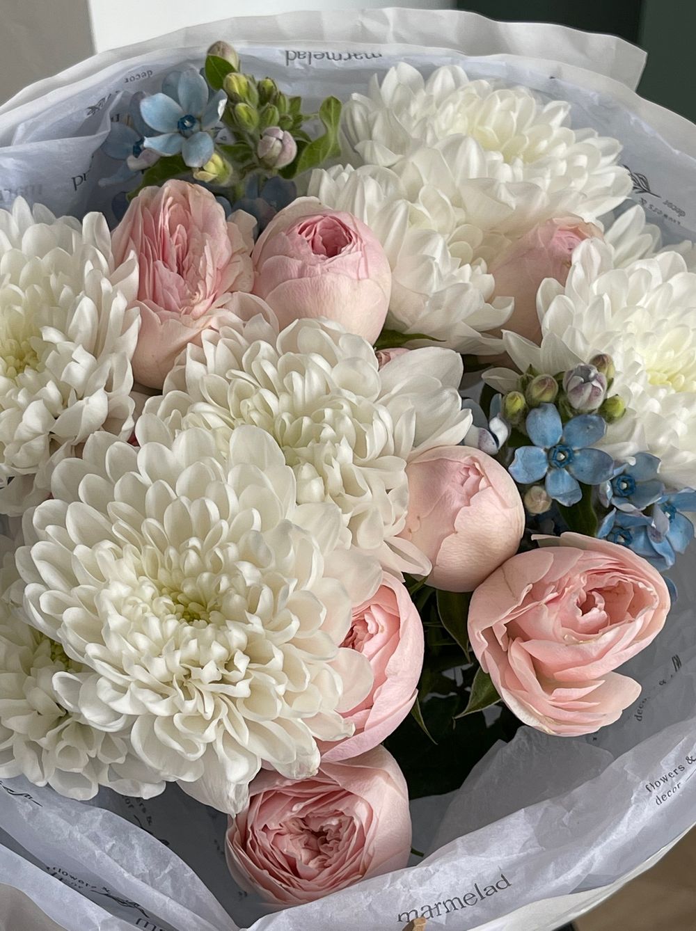 Авторский букет с голубыми незабудками