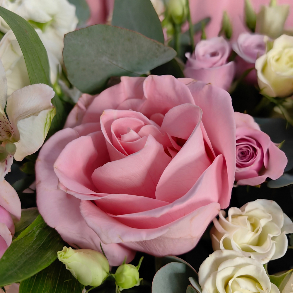 Композиция в шляпной коробке