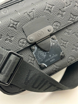 Сумка-мессенджер Louis Vuitton