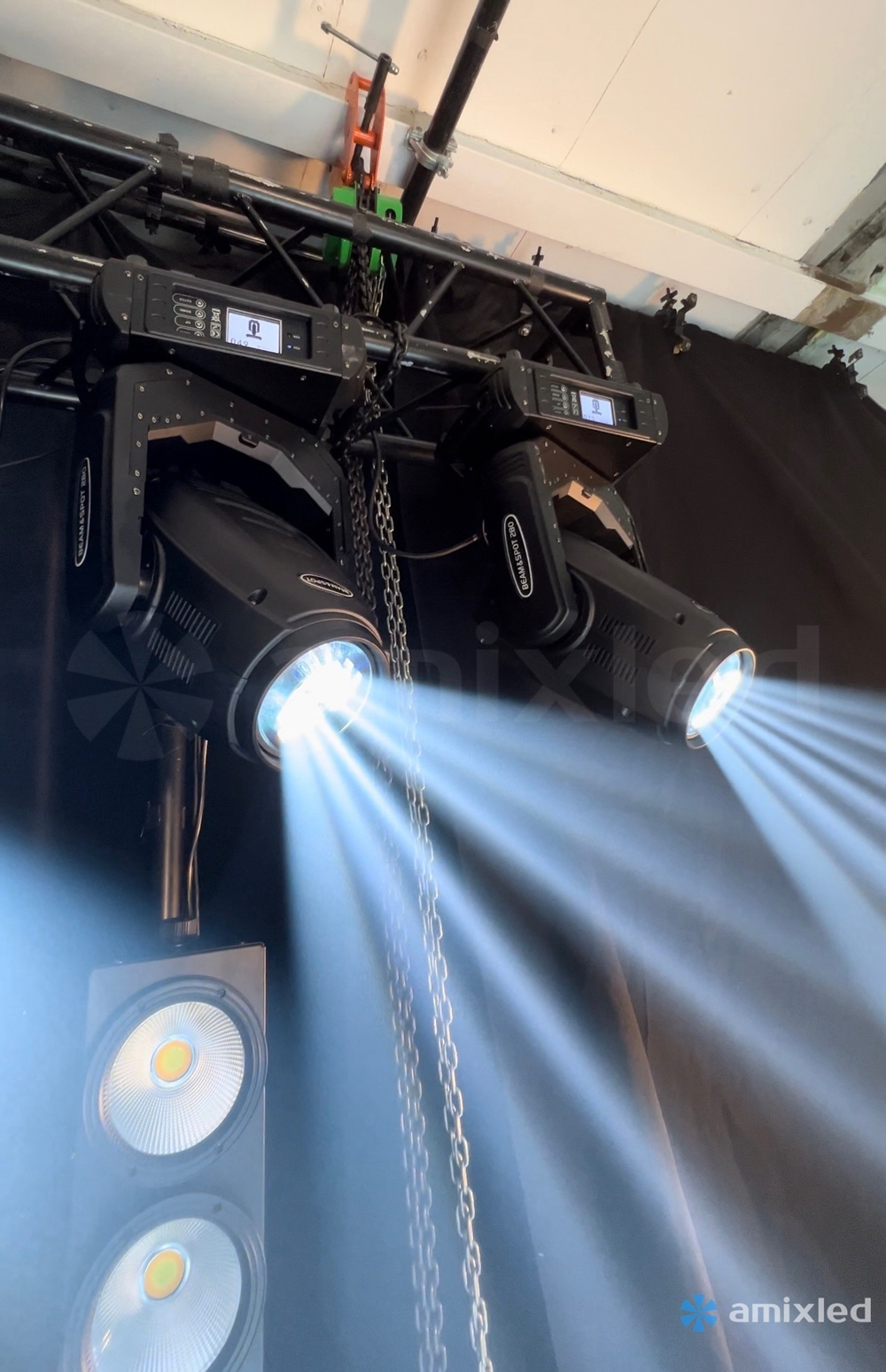 Световой прибор Amixled BSW 280 POINTE 10R