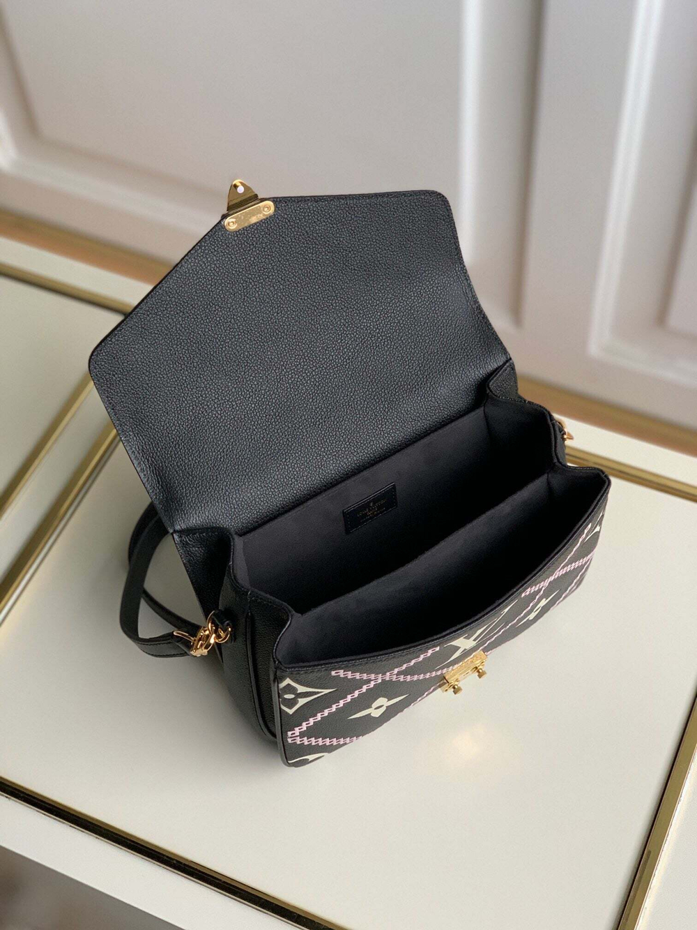 Louis Vuitton Pochette Metis