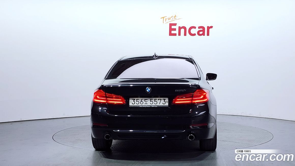 BMW 5 Series (G30) 520i Luxury (04.2020)