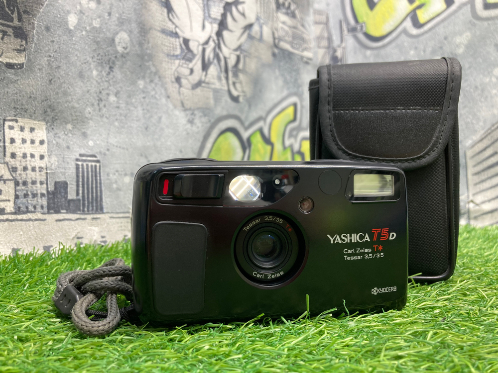 Yashica T5D