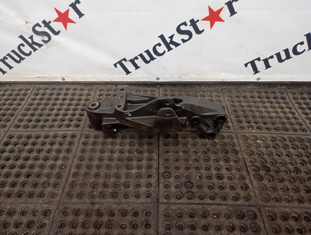 Кронштейн рессоры передней правый