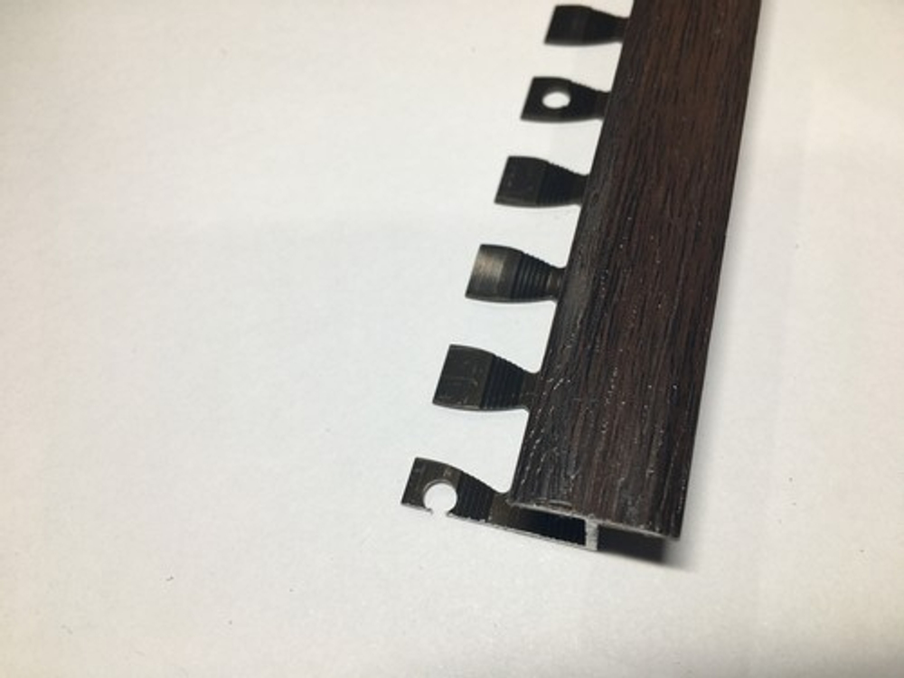 ATZг 10мм "DO-4" 2,7м Орех (31) Z-об. 16мм гиб. ламинир. алюм.