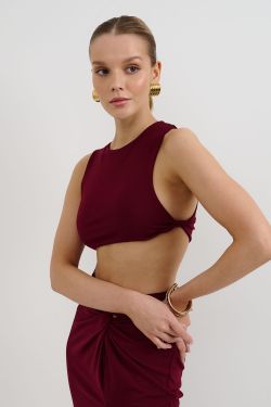 Топ укороченный с перекрутом из вискозы цвета бордо