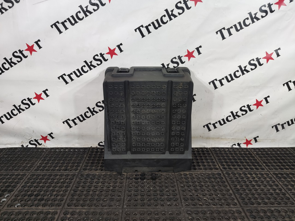 Крышка ящика АКБ 2020г.