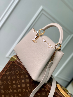Louis Vuitton Capucines MM