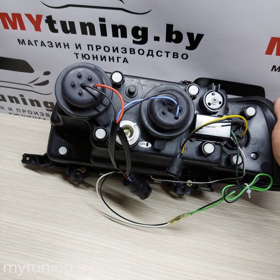 Передние фары DAYLIGHT BLACK для Audi 80 B4
