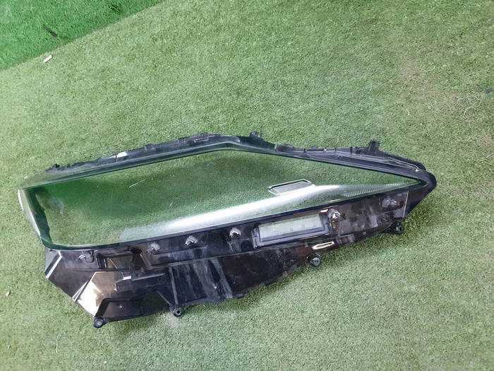 Стекло фары правое Lexus RX 4 (2019-2022)