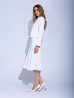 Женский белый костюм двойка приталенный с брюками и жакетом