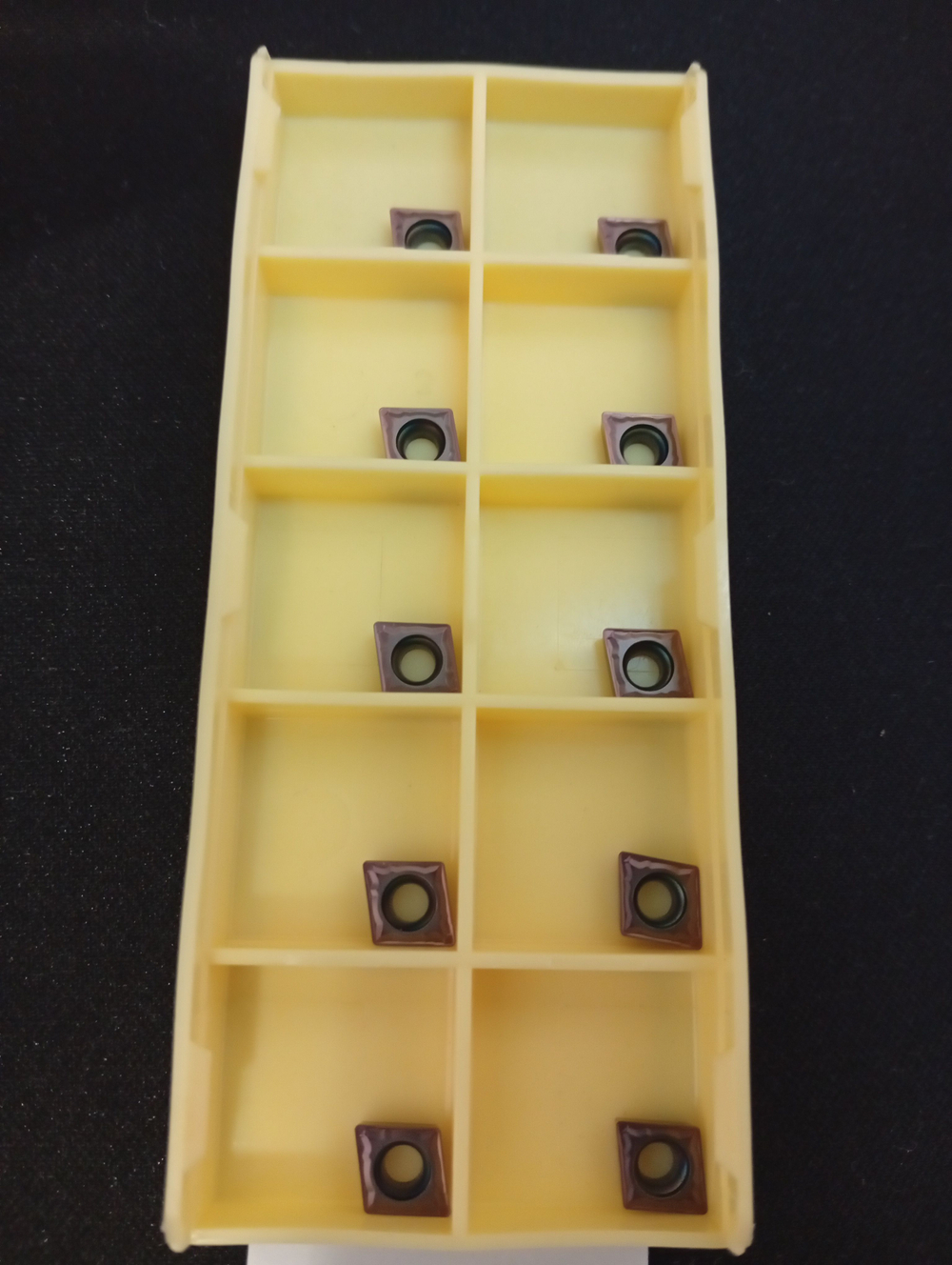 Пластина токарная CCMT060208