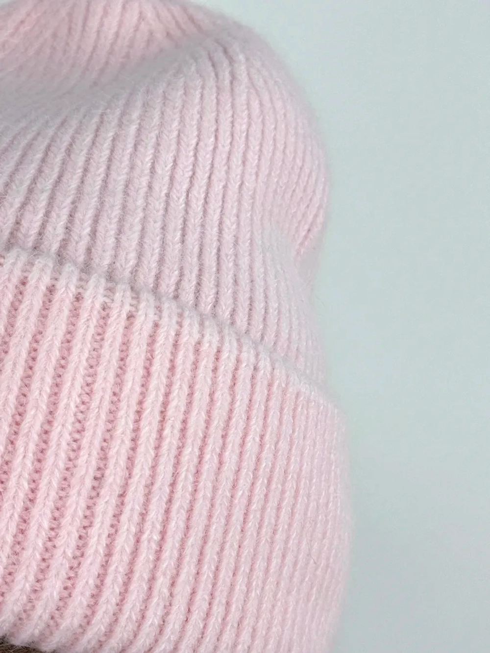 шапка зимняя из ангоры с отворотом вязаная