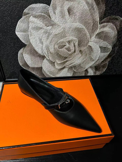 Женские туфли балетки Hermes Kelly черного цвета с ремешком