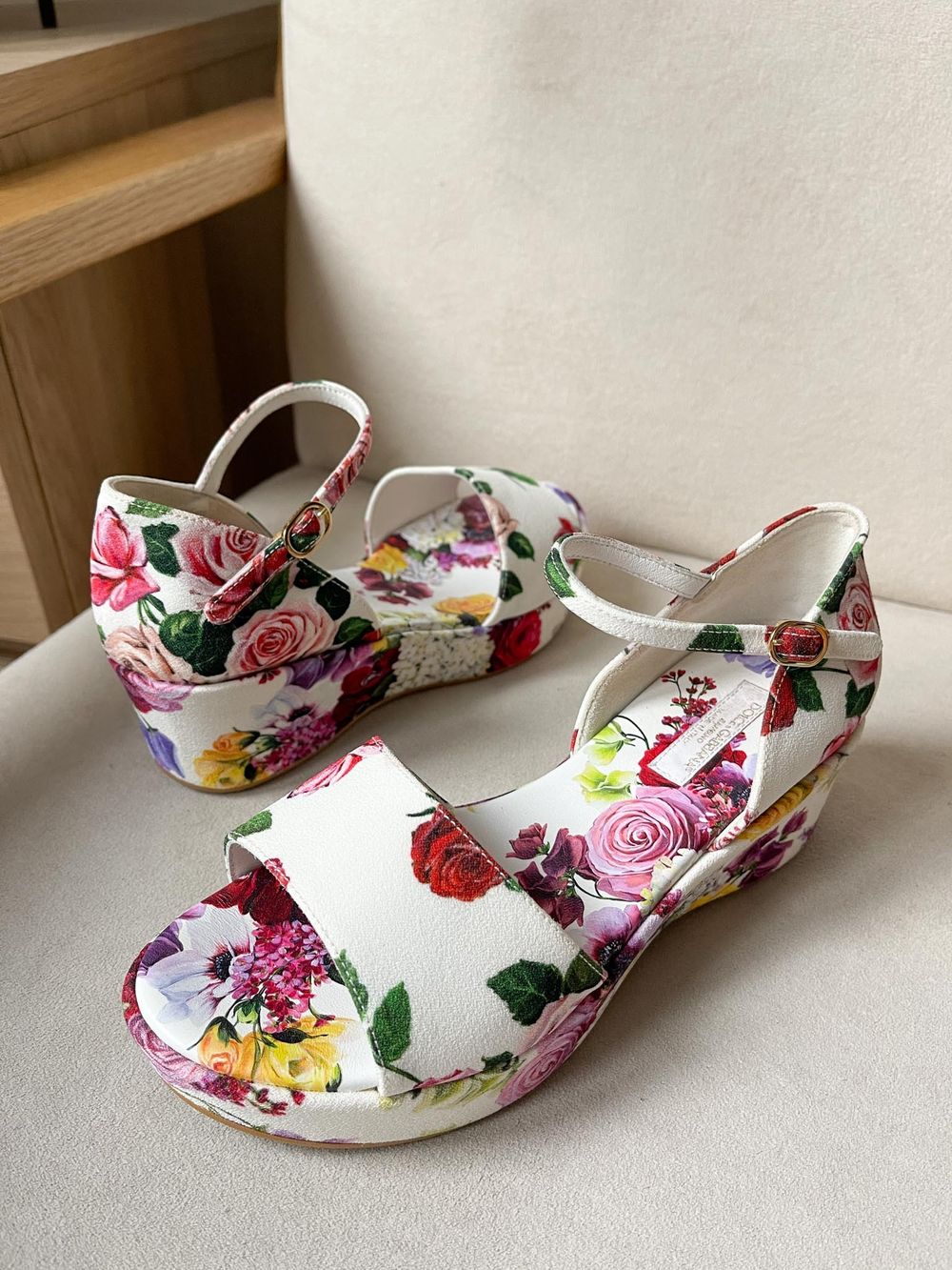 Новые сандалии Dolce&Gabbana, 34