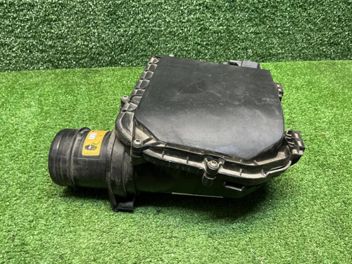 Корпус воздушного фильтра Mercedes C w205 (14-23)