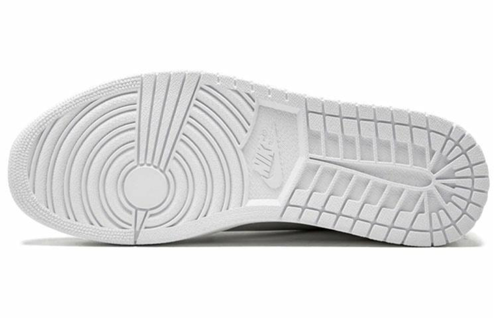 Кроссовки Jordan Air Jordan 1 Retro Low Pinnacle Metallic Silver