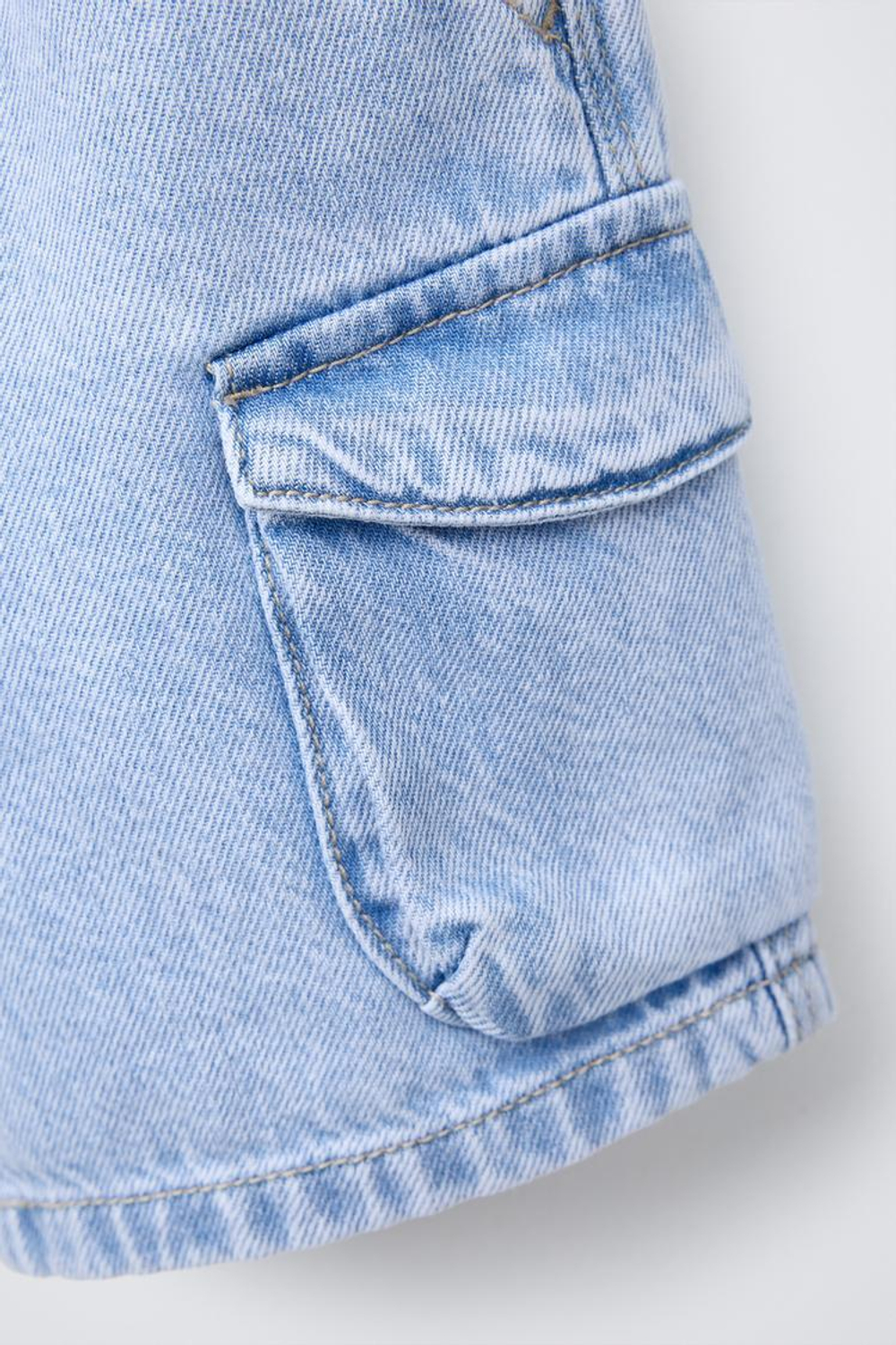 ZARA ДЖИНСОВЫЕ ШОРТЫ КАРГО, ГОЛУБОЙ