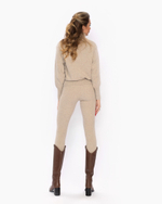 Женский трикотажный костюм-двойка бежевый с джемпером на кнопках