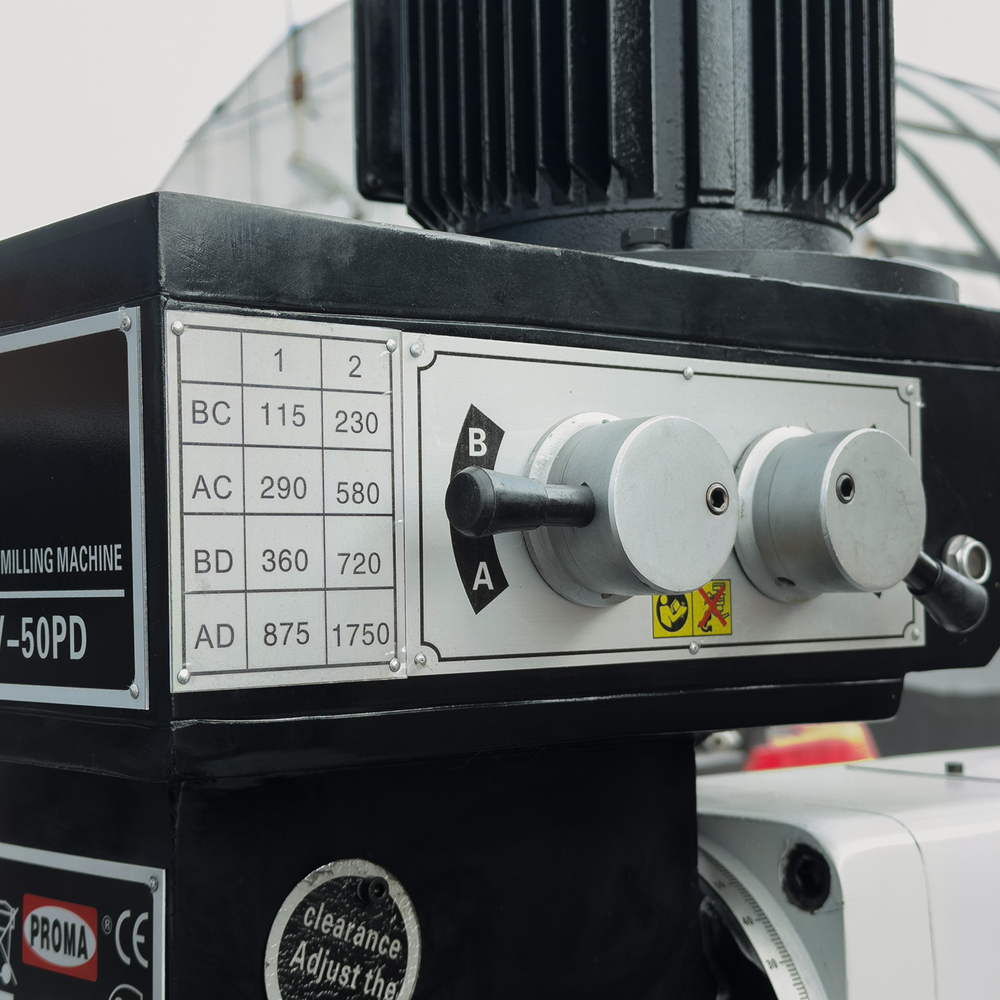 PROMA FHV-50PD универс. фрезерный станок с цифр. измер.