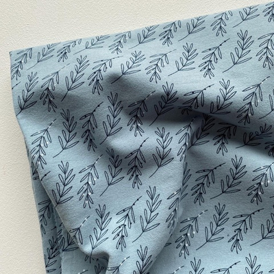 Фланель Веточки с белыми ягодками на пыльном дениме